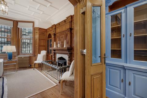 4 bedroom apartment for sale, North Audley Street, London W1K