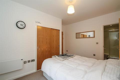 2 bedroom apartment to rent, Smithfield Square, High Street, Manchester