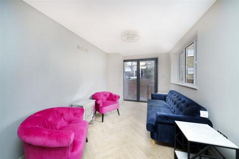 2 bedroom apartment to rent, Garden Apartment, St John's Wood, NW8