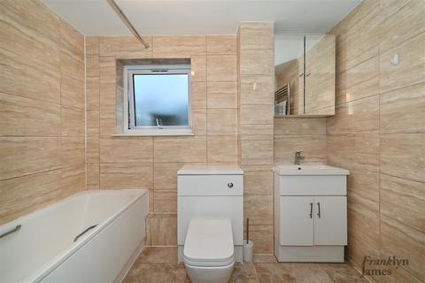 27 Barnfield Place, London, E14 9YA