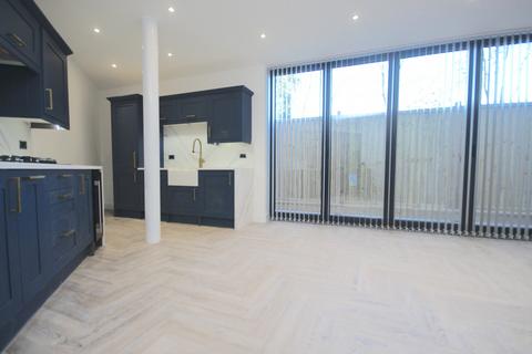 2 bedroom apartment to rent, 36 Fairview Road, London, SW16