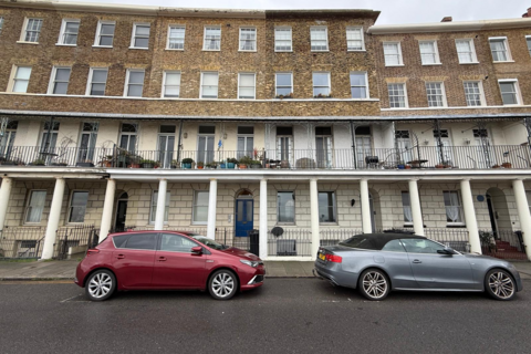 2 bedroom maisonette for sale, Wellington Crescent, Ramsgate CT11