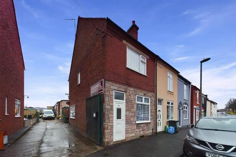 2 bedroom end of terrace house to rent, New Street, Quarry Bank