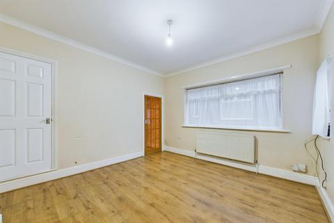 2 bedroom end of terrace house to rent, New Street, Quarry Bank