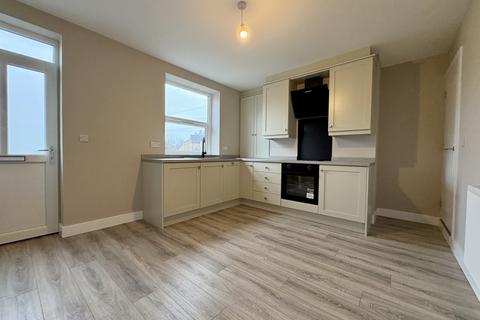 2 bedroom end of terrace house to rent, 3 Wells Terrace, Guiseley, LS20 9AJ