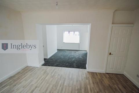 3 bedroom terraced house to rent, Yeoman Street, Skelton