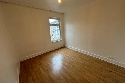 2 bedroom flat to rent, Gloucester Road, First Floor, London