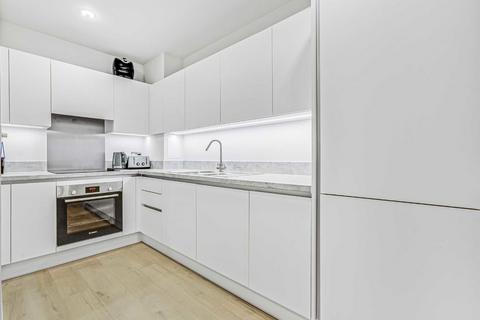 1 bedroom flat to rent, Middle Road, London W7