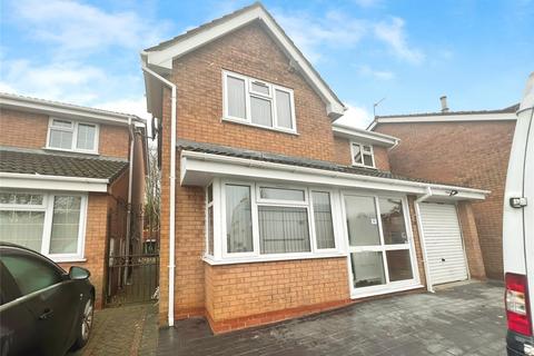 4 bedroom detached house to rent, Clapgate Gardens, Sedgmoor Park, Bilston, WV14