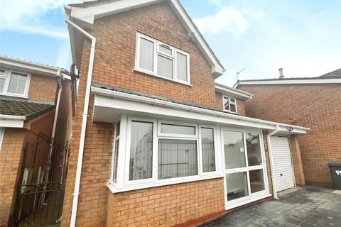 4 bedroom detached house to rent, Clapgate Gardens, Sedgmoor Park, Bilston, WV14