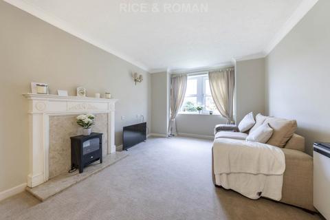 1 bedroom retirement property for sale, Queens Road, London SW19