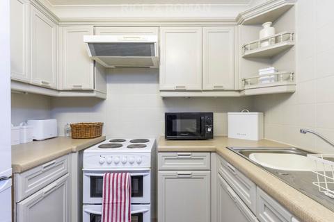 1 bedroom retirement property for sale, Queens Road, London SW19
