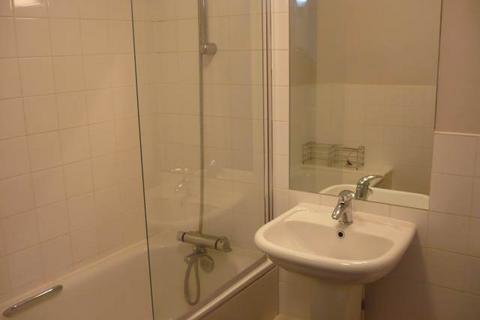 2 bedroom flat to rent, Landmark House, City Centre, Bradford