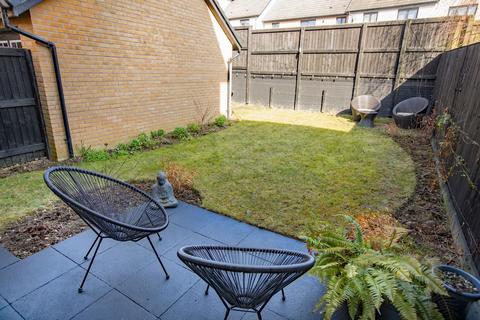 10 Chippenham Close, Corby, NN18 8GY