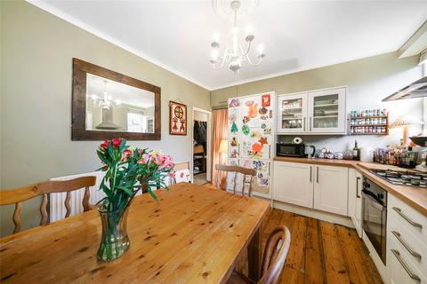 63d Carleton Road, London, N7 0ET
