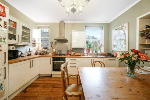 63d Carleton Road, London, N7 0ET