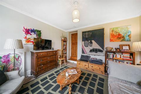 63d Carleton Road, London, N7 0ET