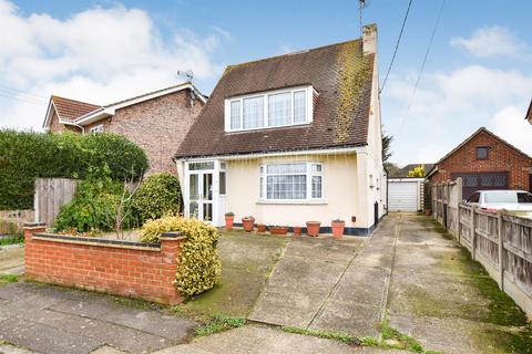 4 bedroom chalet for sale, Fleet Road, Benfleet