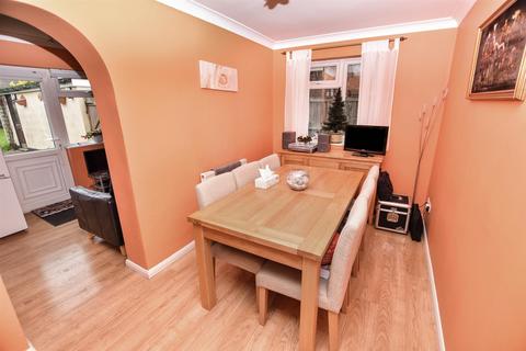 4 bedroom chalet for sale, Fleet Road, Benfleet