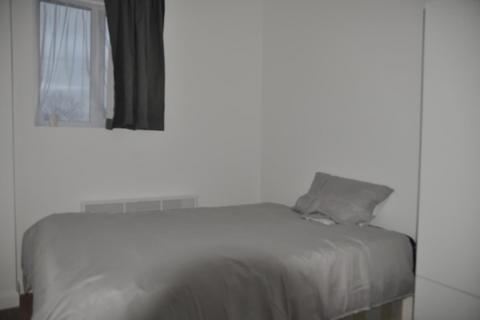 Studio to rent, Toorack Road, Harrow