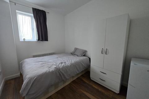 Studio to rent, Toorack Road, Harrow