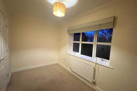 2 bedroom apartment to rent, Enderley Street, Newcastle ST5