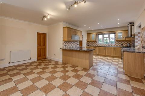84 Codsall Road, Wolverhampton, WV6 9QP