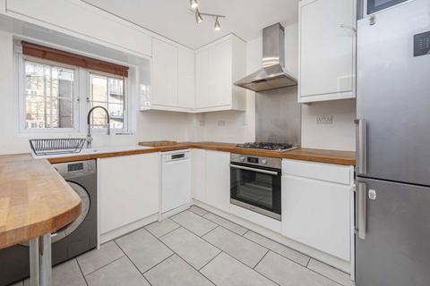 2 bedroom flat to rent, Hemlock Close, London SW16