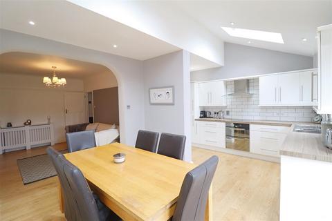 5 bedroom semi-detached house for sale, London Road, Braintree