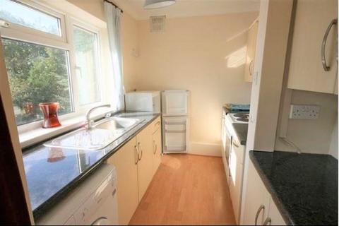 2 bedroom flat to rent, 8 Nash Close, Keynsham, Bristol