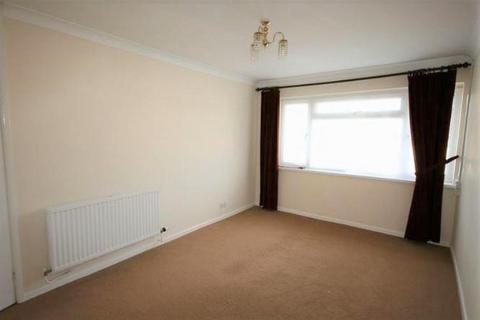 2 bedroom flat to rent, 8 Nash Close, Keynsham, Bristol