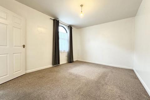 2 bedroom terraced house to rent, St. Johns Road, Sandown PO36