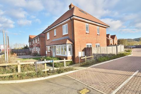 5 bedroom detached house for sale, Pippin Place, Great Kimble HP17