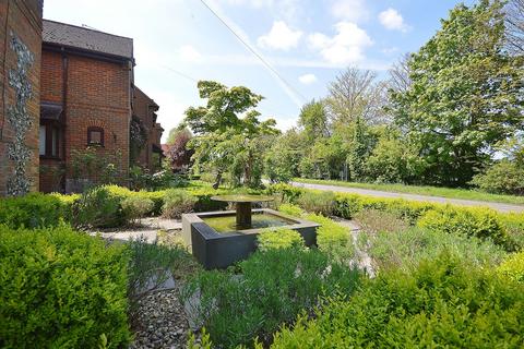 4 bedroom detached house for sale, Chinnor Road, Princes Risborough HP27