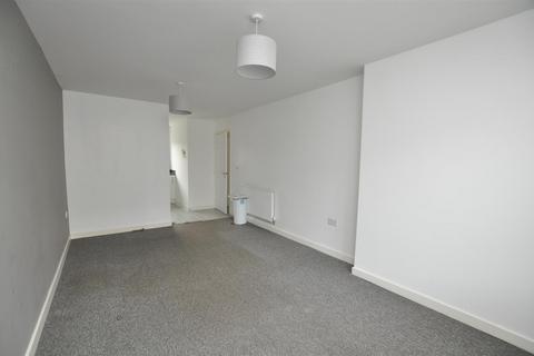 2 bedroom apartment for sale, Upton Drive, Burton-On-Trent DE14