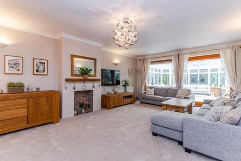 5 bedroom detached house for sale, Mallard Croft, Aylesbury HP17