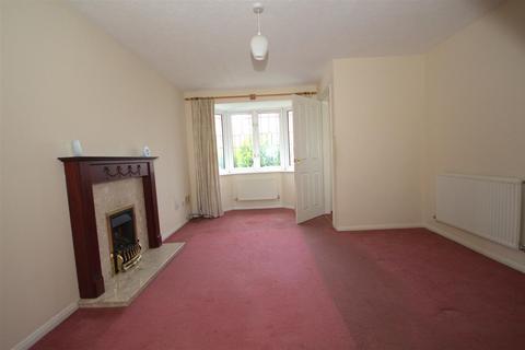 3 bedroom terraced house for sale, Shaw Rise, Normanton