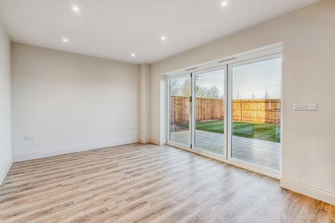 3 bedroom end of terrace house for sale, Station Road, Aylesbury HP22