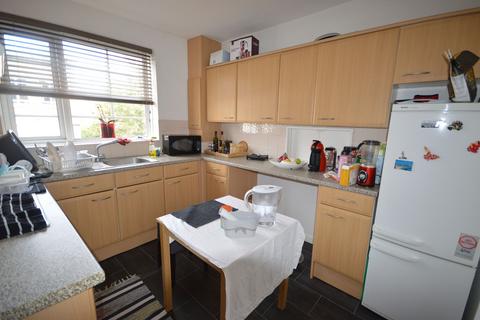 2 bedroom flat to rent, Maxwell Road, Beaconsfield HP9