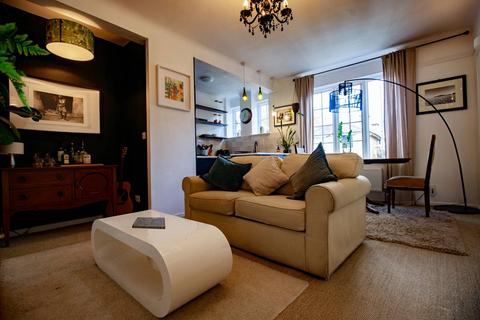 2 bedroom flat for sale, Hillsborough Court, Maida Vale, London, NW6