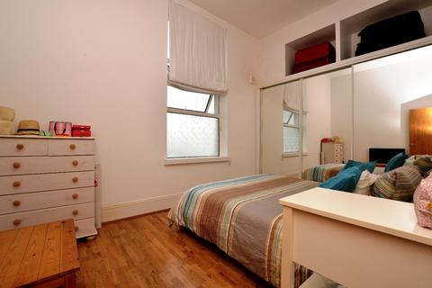 2 bedroom flat to rent, Waldegrave Road Crystal Palace SE19