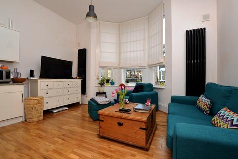 2 bedroom flat to rent, Waldegrave Road Crystal Palace SE19