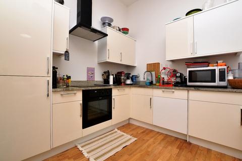 2 bedroom flat to rent, Waldegrave Road Crystal Palace SE19