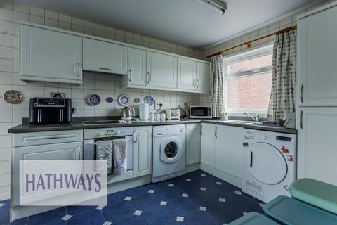 3 bedroom end of terrace house for sale, Brynglas, Hollybush, NP44