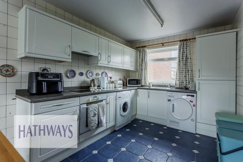 3 bedroom end of terrace house for sale, Brynglas, Hollybush, NP44