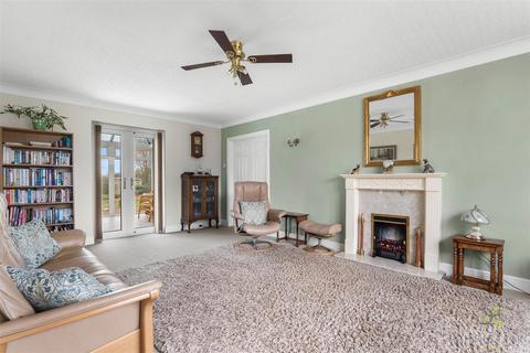 3 bedroom bungalow for sale, Mill Lane, Evesham WR11