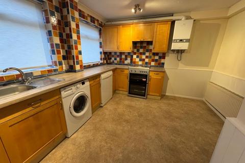 3 bedroom terraced house to rent, Telford Avenue, Stevenage, Hertfordshire, SG2