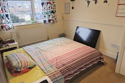 3 bedroom terraced house to rent, Millwards, Hatfield, Hertfordshire