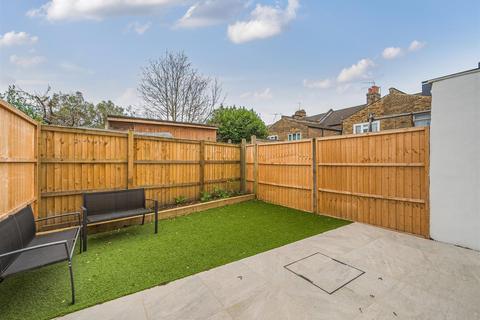 4 bedroom terraced house for sale, Balmoral Road, London, NW2