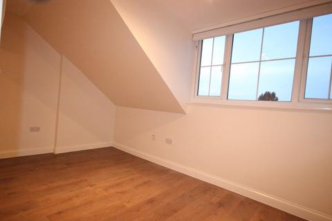 Studio to rent, Clapton Common, London E5